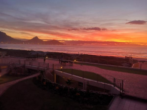 Lagoon Beach Neptune Isle Cape Town